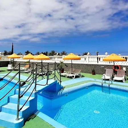 Sea Views - Pool - Location - Free Parking アパート