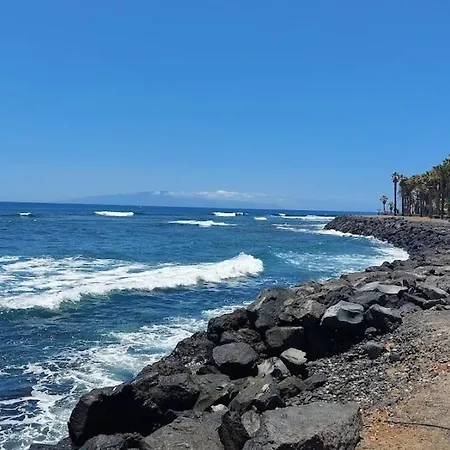 Sea Views - Pool - Location - Free Parking Apartment *