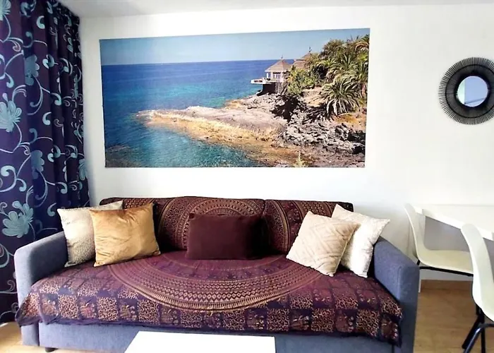 Sea Views - Pool - Location - Free Parking Appartamento